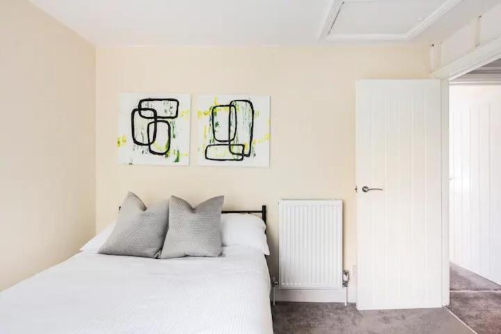 Nice 2 Bedroom House In Стоумаркет Екстериор снимка