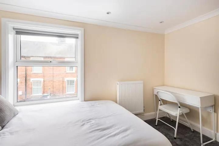 Nice 2 Bedroom House In Стоумаркет Екстериор снимка